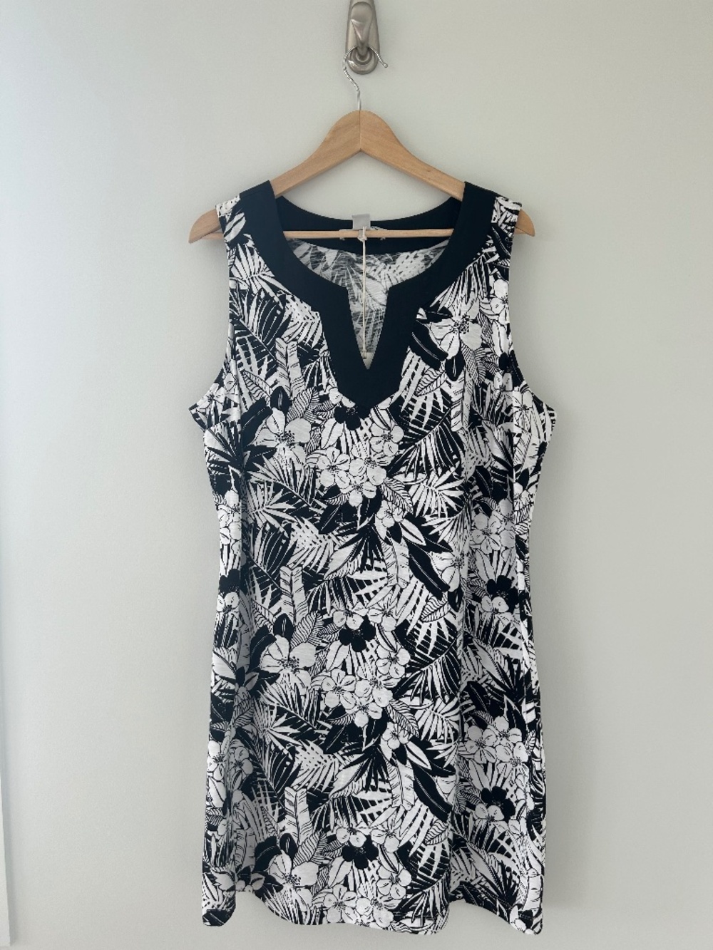 Tommy Bahama Black and White Tropical Print Sleeveless Dress